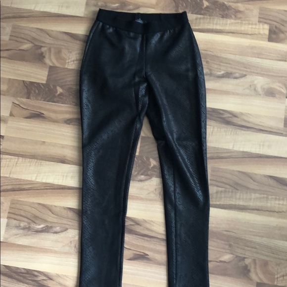 Dynamite snake skin print black pants - Picture 1 of 3